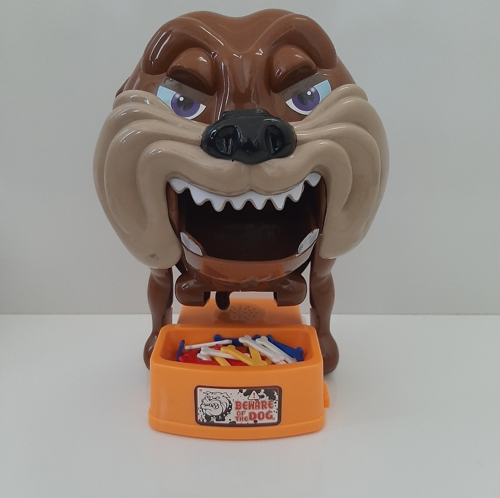 Battery operated -Bulldog Dog Game
